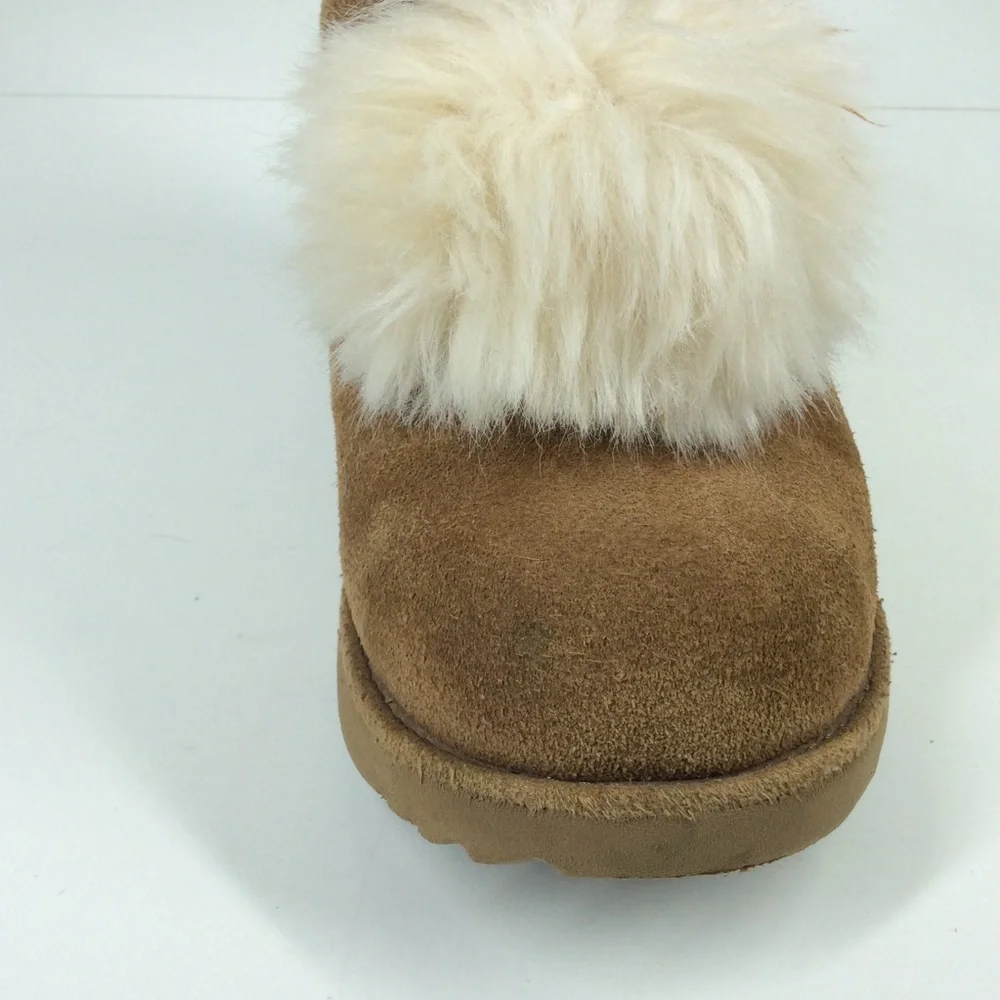 UGG Kids' Isley boots with removable pom pom - Picture 6 of 14